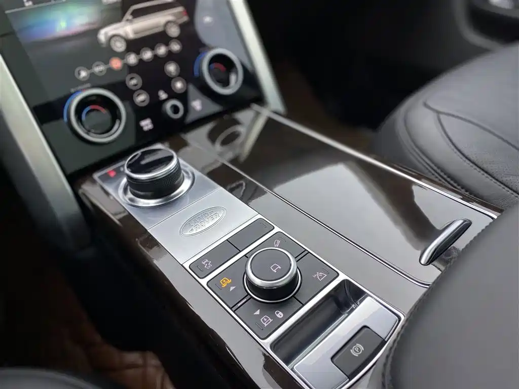 Range Rover 2022 3.0 L6 400PS Legendary Extended Classic Edition купить на сайте DeffCars