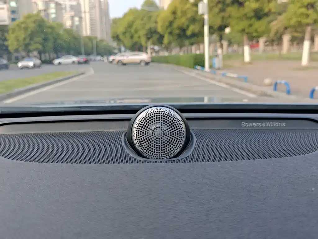Volvo S90 2018 T4 Zhiyuan Edition купить на сайте DeffCars