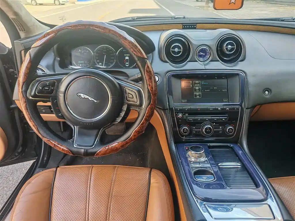 Jaguar XJ 2012 XJL 5.0 Panoramic Luxury Edition купить на сайте DeffCars