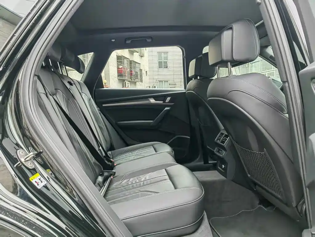 Audi Q5L 2024 45 TFSI luxury and dynamic model купить на сайте DeffCars