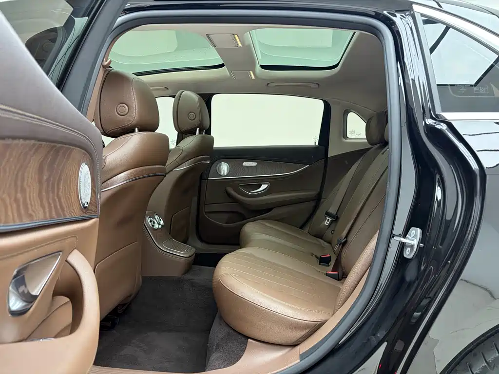 Mercedes-Benz E-Class 2021 E 260 L купить на сайте DeffCars