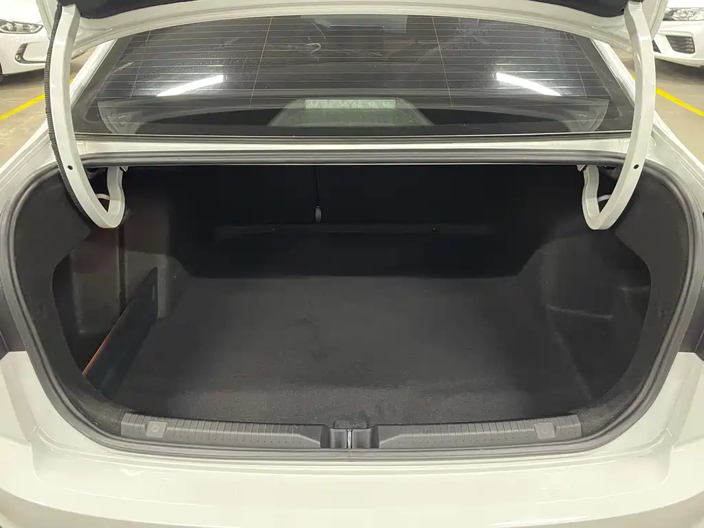 Bora 2023 model 200TSI DSG Yuexing PRO version купить на сайте DeffCars