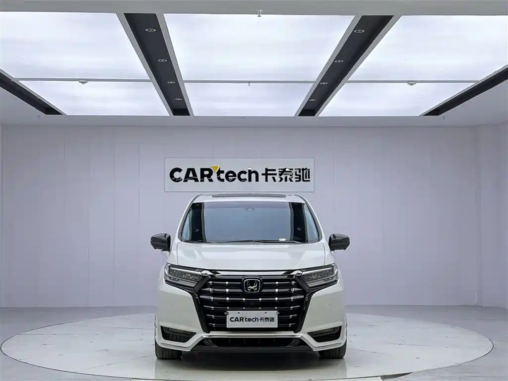 Alison 2022 2.0L e:HEV Deluxe Edition купить на сайте DeffCars