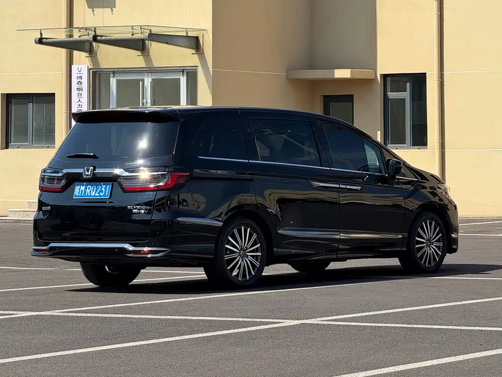 Alison 2022 2.0L e:HEV Deluxe Edition купить на сайте DeffCars