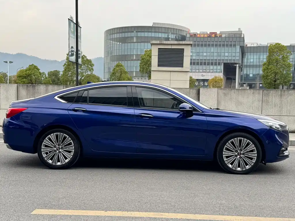 Hongqi H5 2022 classic model facelift 1.5T DCT flag rhyme version купить на сайте DeffCars