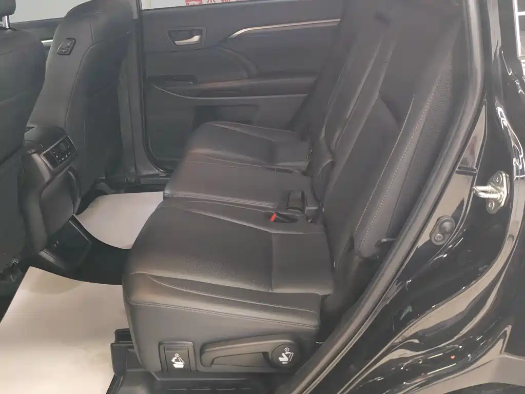 Highlander 2018 2.0T four-wheel drive extreme version, 7 seats, National VI купить на сайте DeffCars
