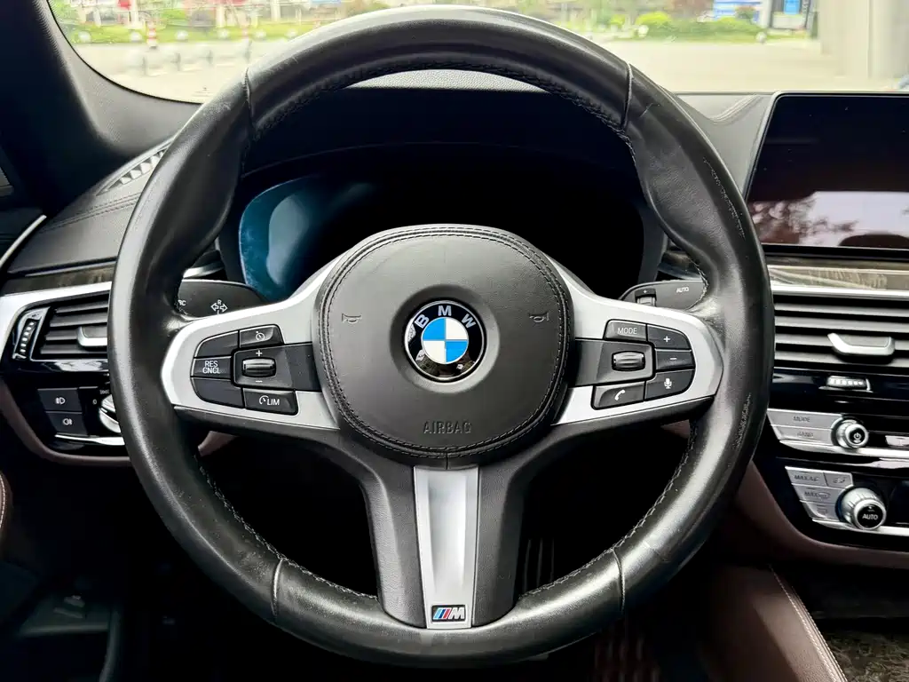 BMW 5 Series 2019 525Li M Sports Package купить на сайте DeffCars