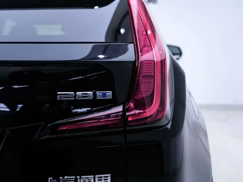 Cadillac XT4 2023 28T two-wheel drive luxury model купить на сайте DeffCars