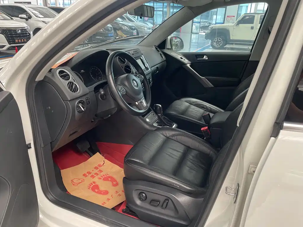 Tiguan 2012 1.8TSI automatic two-wheel drive urban version купить на сайте DeffCars