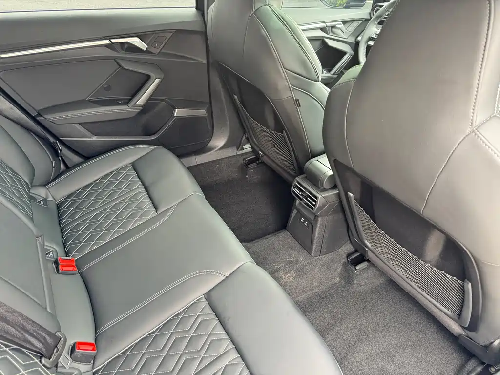 Audi A3 2025 A3L Limousine 35TFSI Flying Spur Exclusive купить на сайте DeffCars