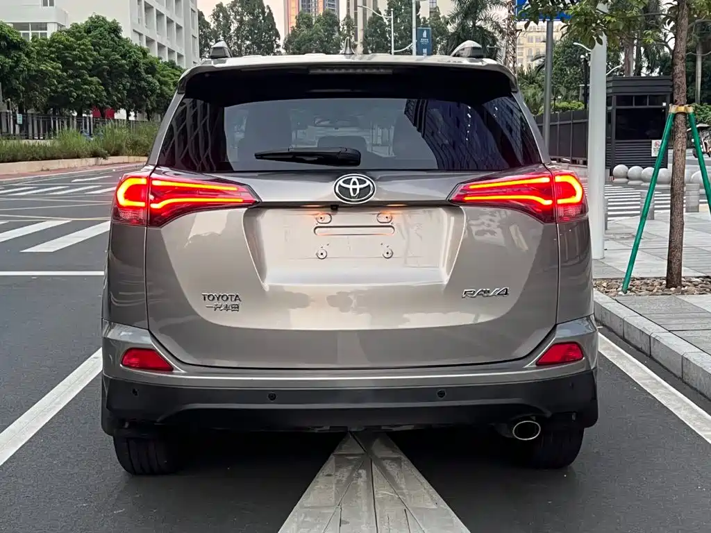 RAV4 2016 2.0L CVT 2WD Fashion Edition China V купить на сайте DeffCars