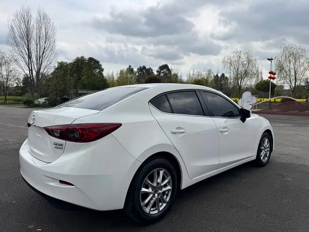 Mazda3 Angkesela 2016 sedan 1.5L automatic luxury model купить на сайте DeffCars