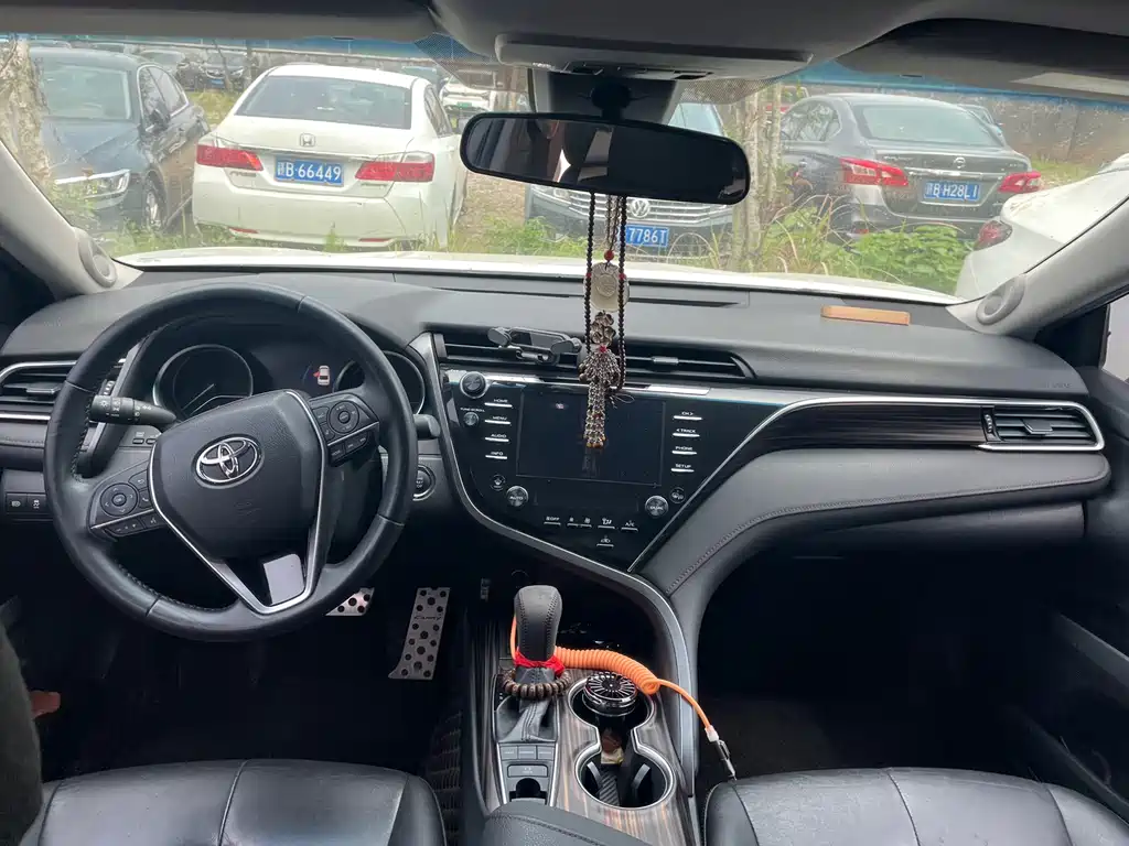 Camry 2018 2.5G Deluxe Edition купить на сайте DeffCars