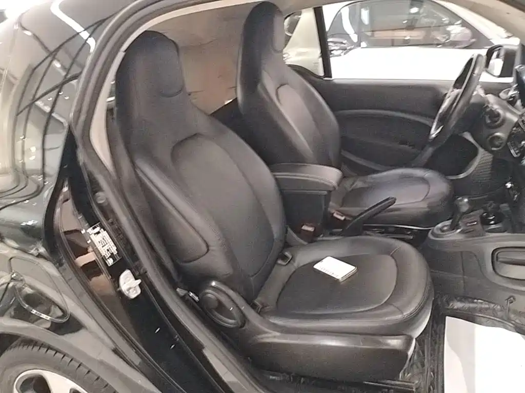 smart fortwo 2018 1.0L 52kW hardtop passion version National V купить на сайте DeffCars
