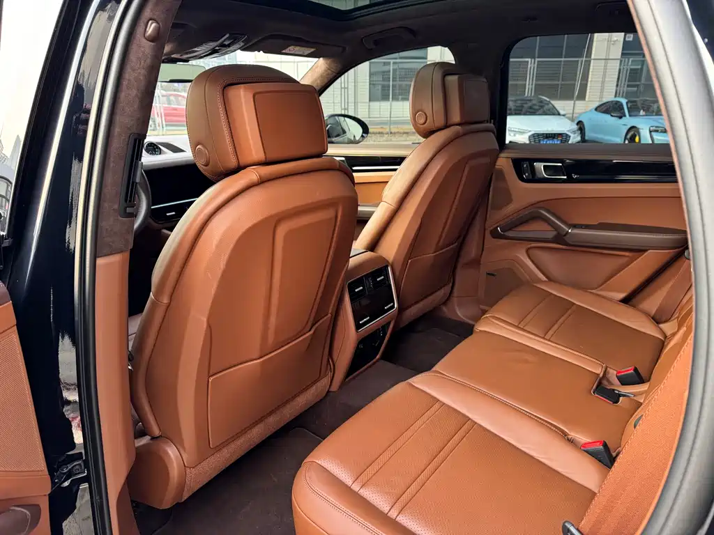 Cayenne 2023 Cayenne 3.0T Platinum Edition купить на сайте DeffCars