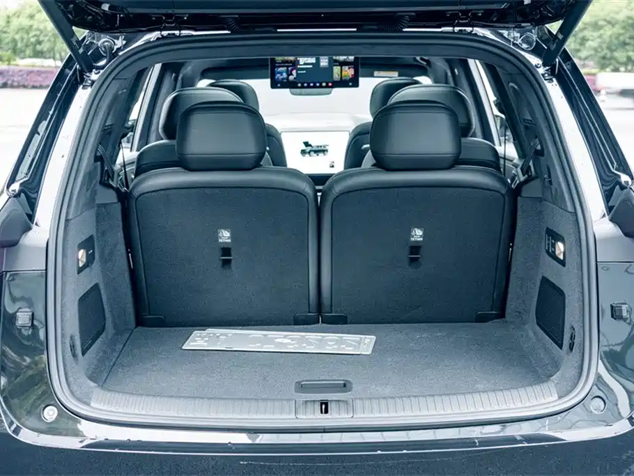 Ledo L90 2025 Ultra six-seater version купить на сайте DeffCars