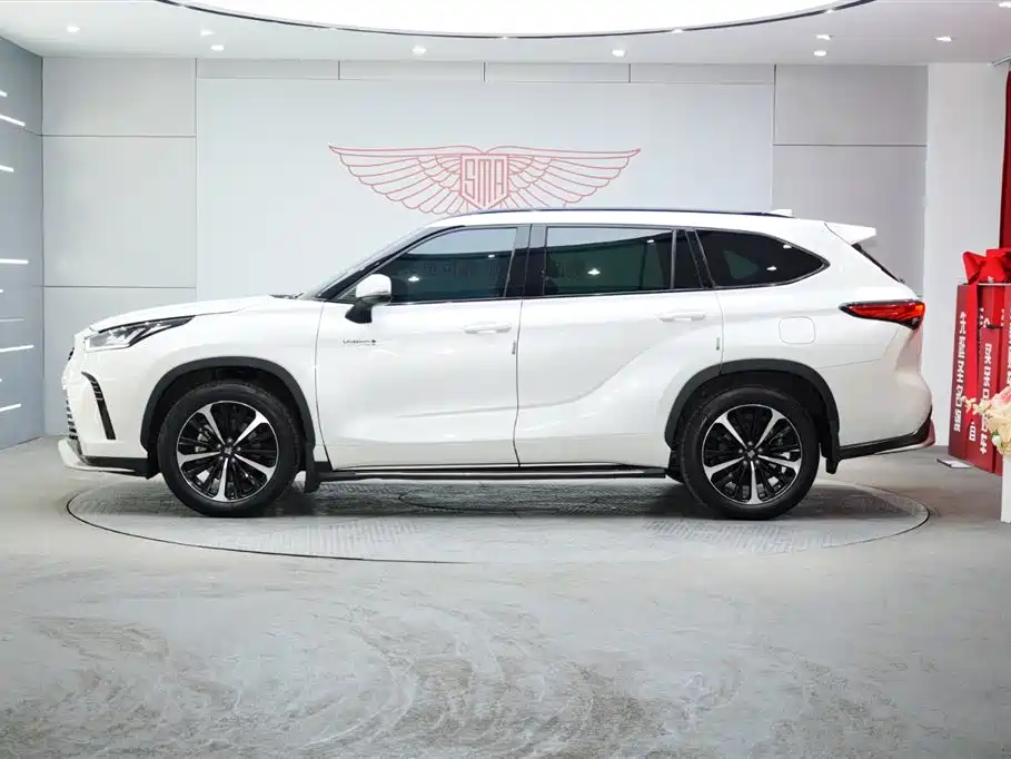 Crown Lufang 2022 2.5L HEV four-wheel drive premium version купить на сайте DeffCars