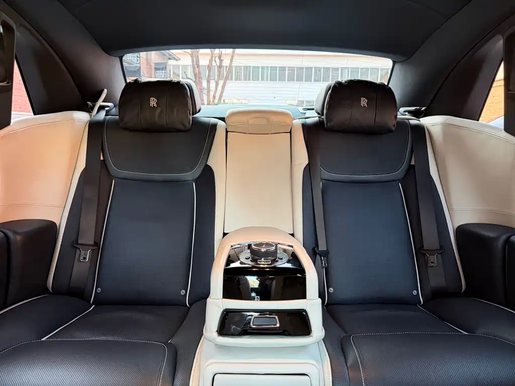 Ghost 2018 6.6T long wheelbase version купить на сайте DeffCars