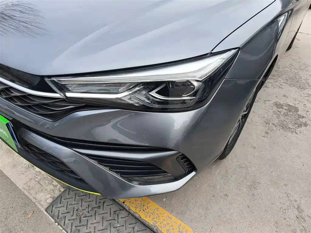 Roewe i5 2021 1.5L CVT Platinum Edition купить на сайте DeffCars