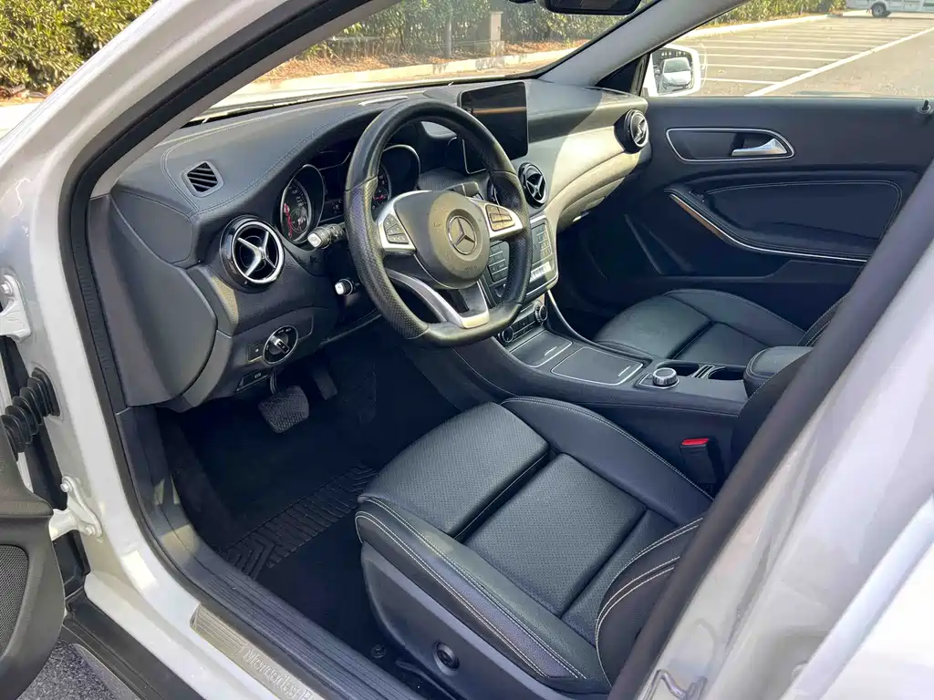 Mercedes-Benz GLA 2019 GLA 200 Fashion Model купить на сайте DeffCars