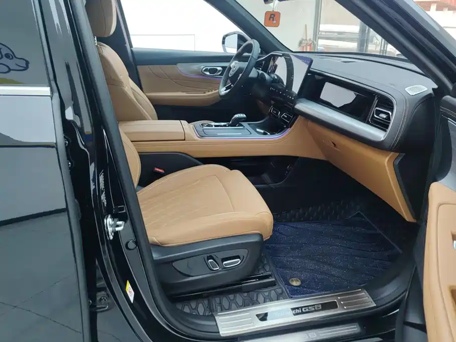 Trumpchi GS8 2025 Vanguard 2.0TGDI 2WD Deluxe Edition 5-seater купить на сайте DeffCars