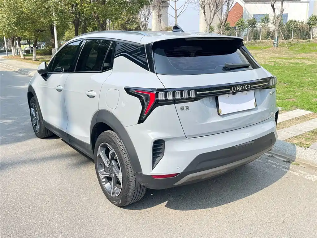 Lynk & Co 06 EM-P 2023 1.5T Remix PHEV Pro купить на сайте DeffCars