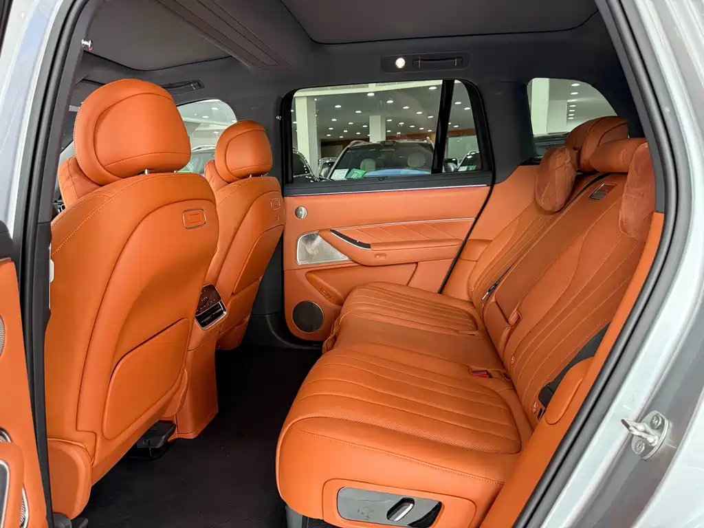 Wenjie M8 2025 extended range Ultra version 53.4kWh 5-seat version 192-line lidar) купить на сайте DeffCars