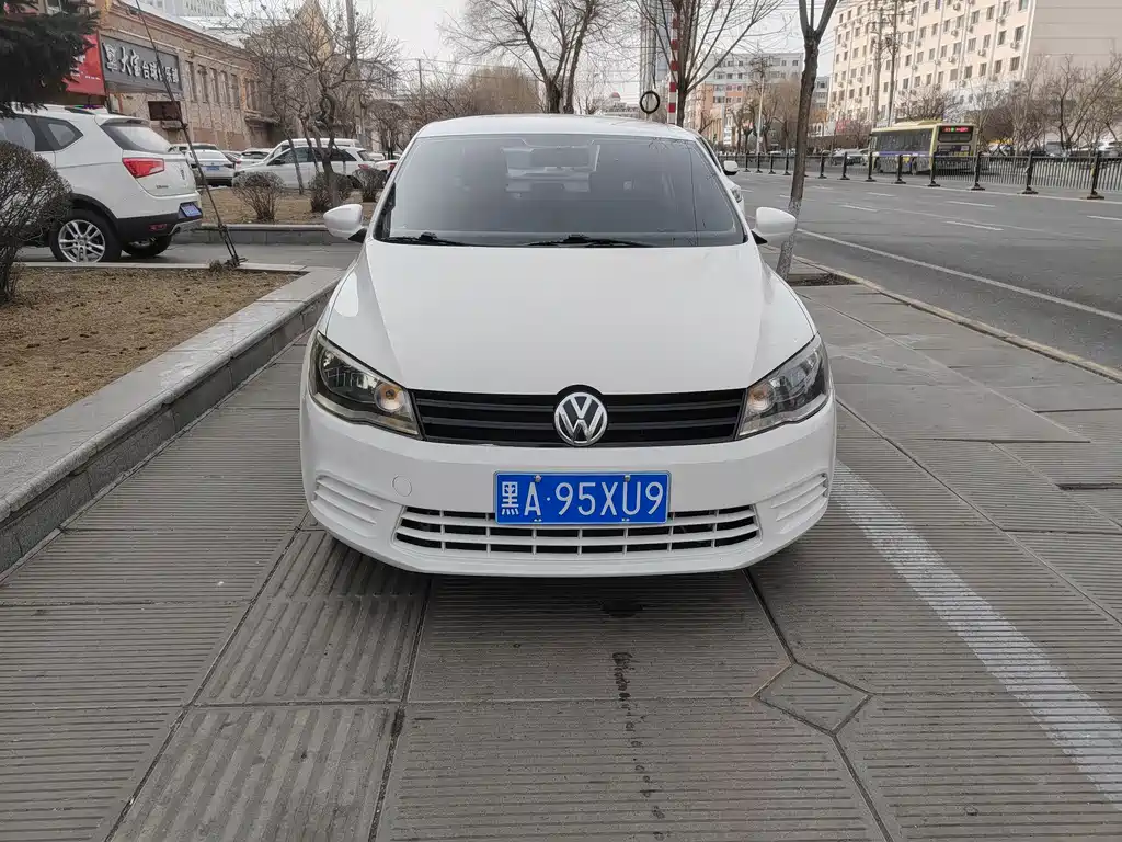 Jetta 2015 1.6L manual comfort model купить на сайте DeffCars