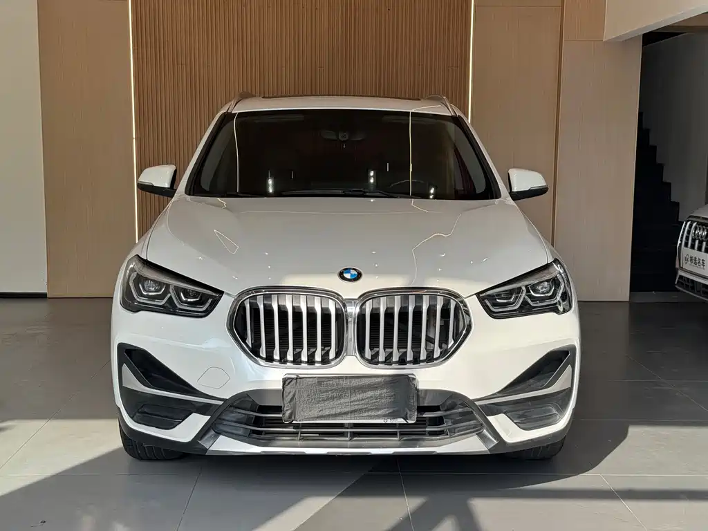 BMW X1 2020 sDrive20Li Exclusive Model купить на сайте DeffCars