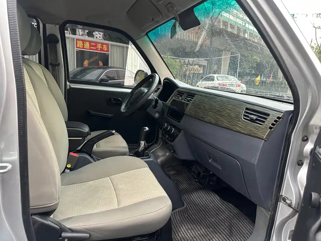 New Hiace X30L 2023 1.5L Fortune Edition Bus 5/6/7 Seats Central Air Conditioning Version SWC15M купить на сайте DeffCars