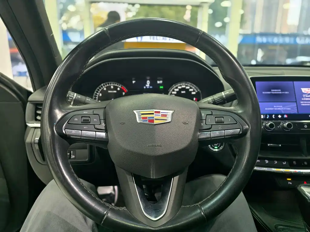 Cadillac CT4 2022 28T Fashion Model купить на сайте DeffCars