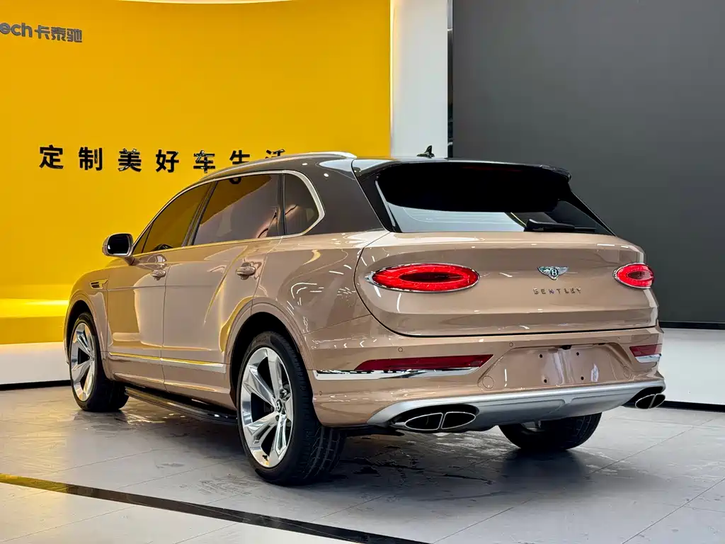 Bentayga 2023 4.0T V8 long wheelbase version купить на сайте DeffCars