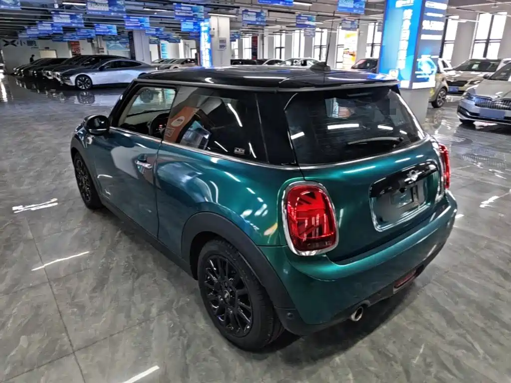 MINI 2019 1.5T COOPER Classic купить на сайте DeffCars