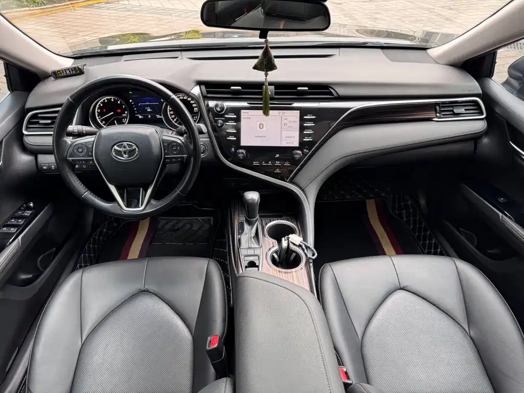 Camry 2018 2.5G Deluxe Edition купить на сайте DeffCars