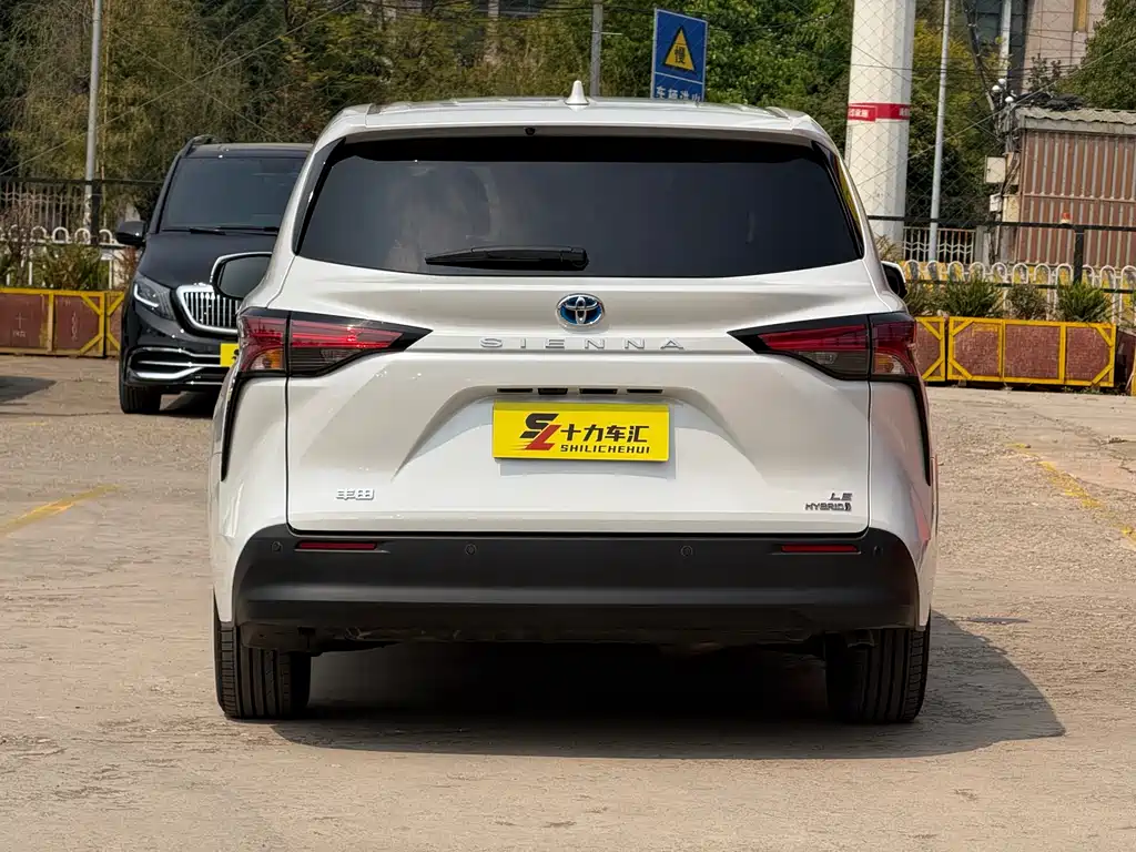 SIENNA 2021 2.5L Hybrid Comfort Edition купить на сайте DeffCars
