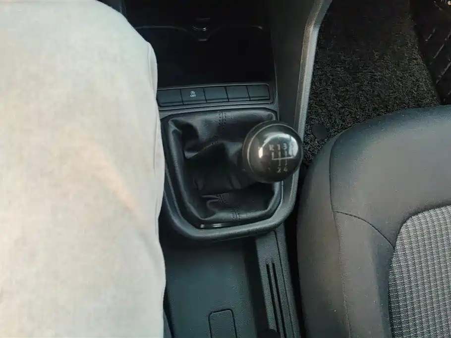 Santana 2018 1.5L Manual Fashion Edition купить на сайте DeffCars