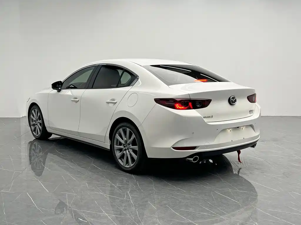 Mazda3 Angkesela 2023 2.0L Automatic Premium Edition купить на сайте DeffCars