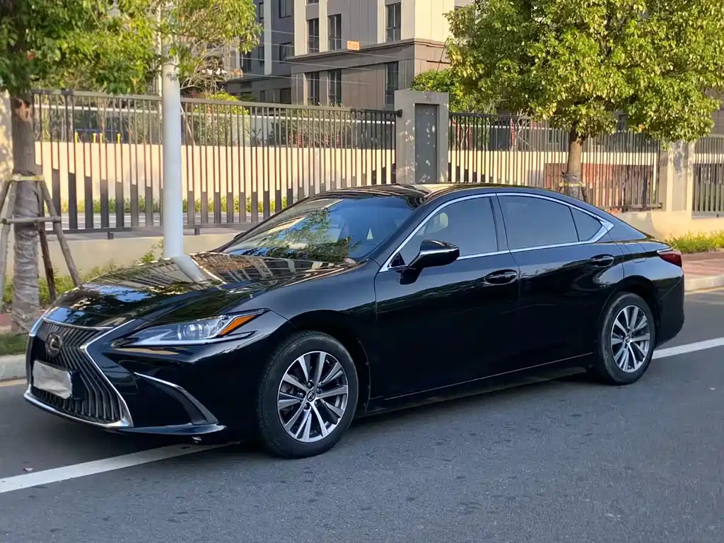 Lexus ES 2018 260 Excellence Edition National V купить на сайте DeffCars