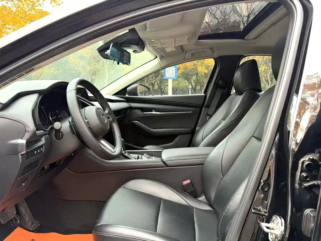 Mazda3 Angkesela 2021 2.0L Automatic Premium Edition купить на сайте DeffCars