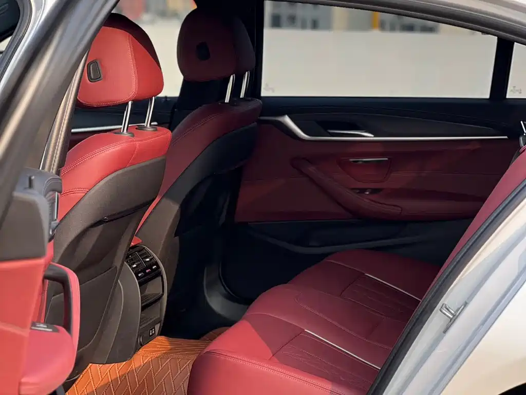 BMW 5 Series 2021 530Li Leading M Sports Package купить на сайте DeffCars