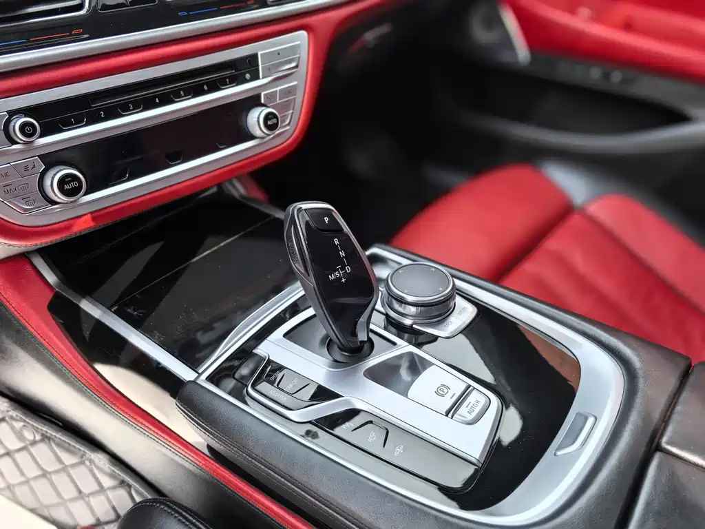 BMW 7 Series 2018 740Li xDrive Exclusive M Sports Package Black Flame Edition купить на сайте DeffCars