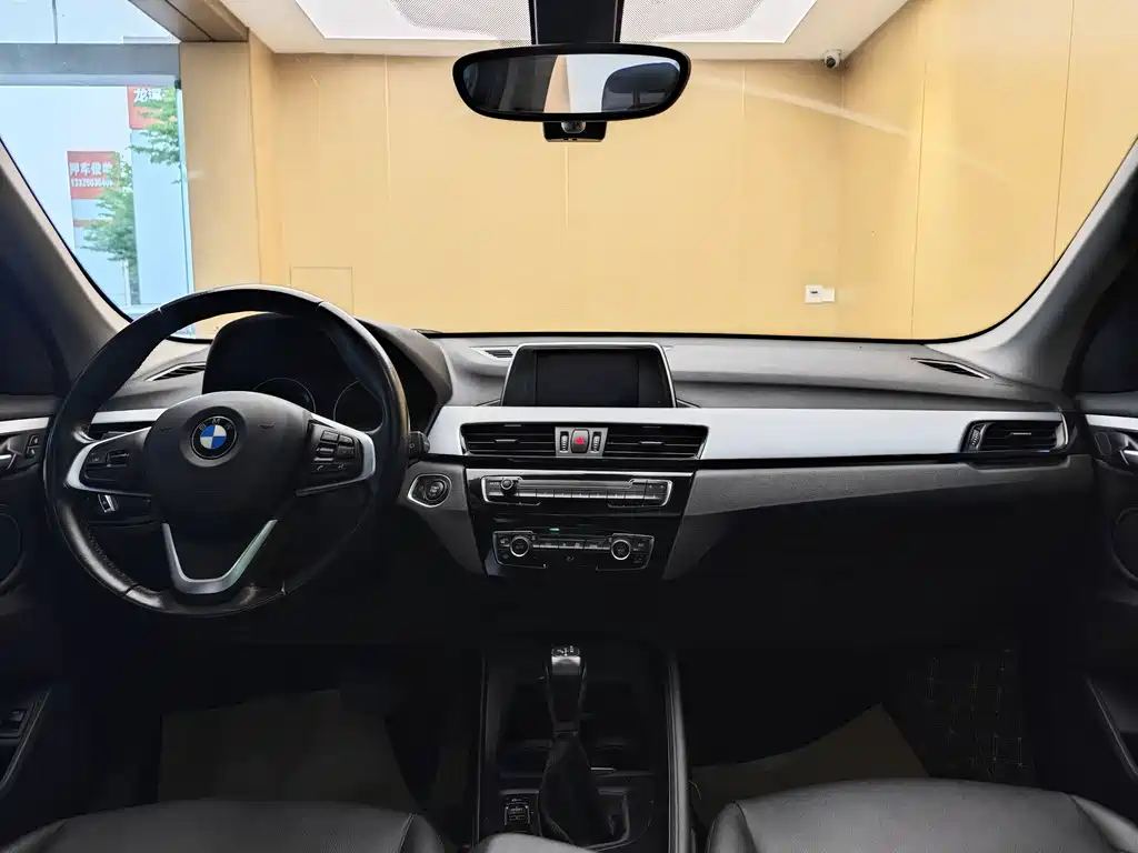 BMW X1 2019 sDrive20Li Leading Model купить на сайте DeffCars