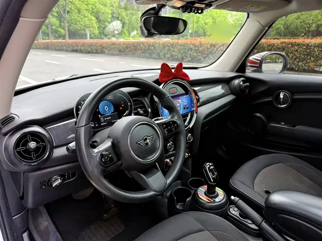 MINI 2023 1.5T ONE купить на сайте DeffCars
