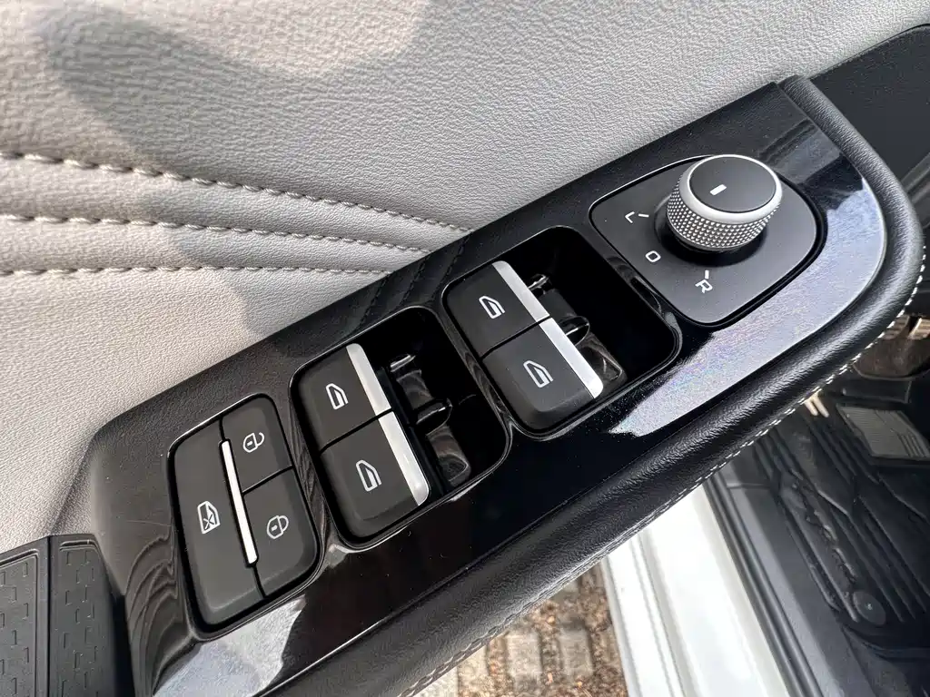 Xingrui 2023 2.0TD Premium Model купить на сайте DeffCars