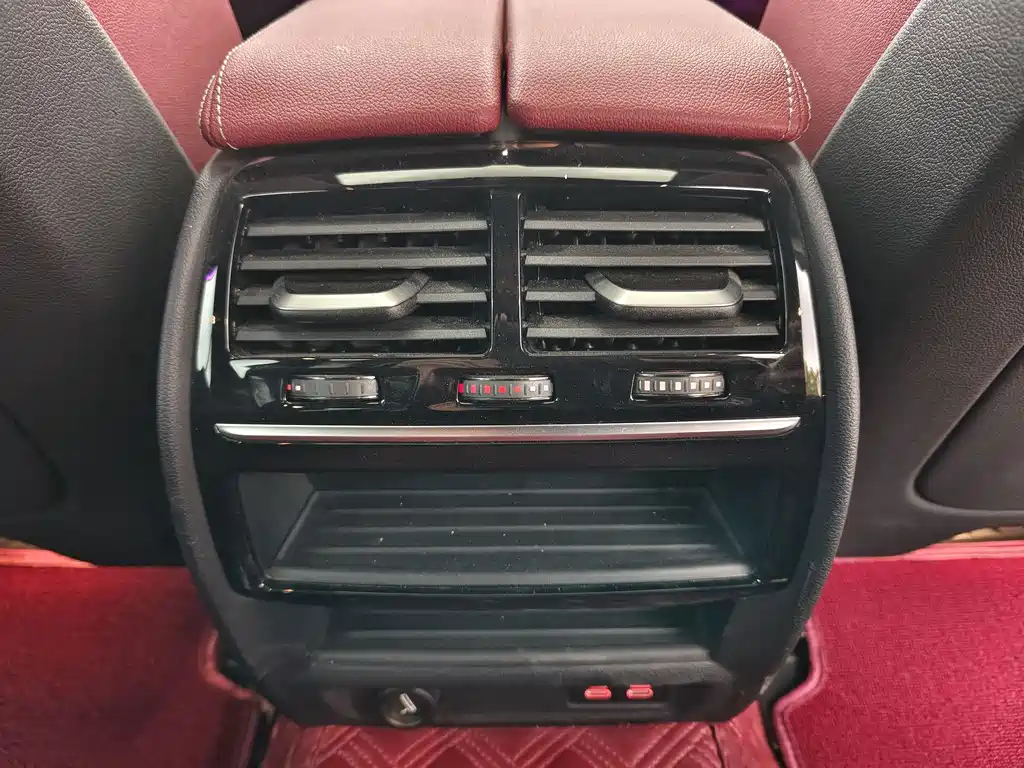 BMW 5 Series 2023 530Li Leading M Sports Package купить на сайте DeffCars