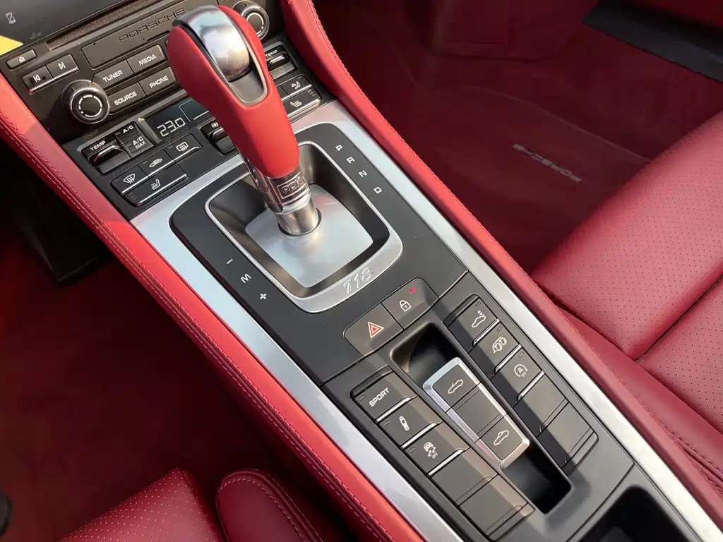 Porsche 718 2022 Boxster 2.0T купить на сайте DeffCars