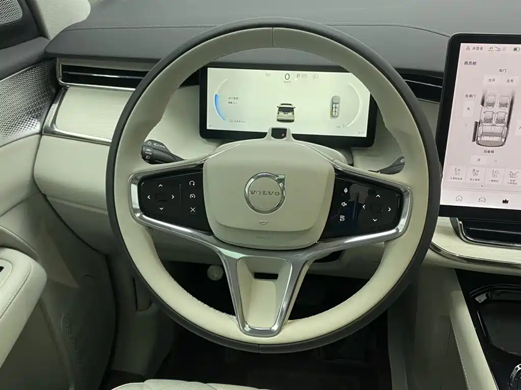 Volvo EM90 2025 Ultra six-seater купить на сайте DeffCars