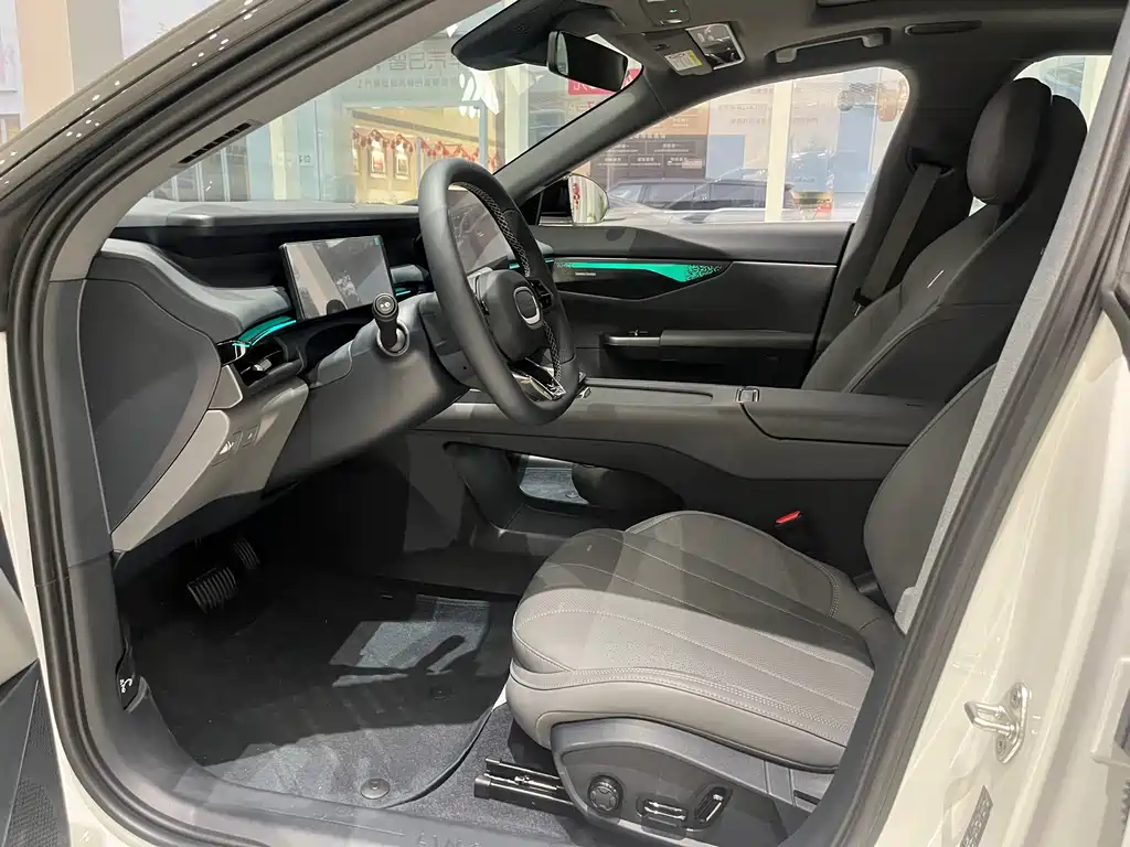 Lynk & Co 07 EM-P 2024 EM-P 126 long battery life Halo купить на сайте DeffCars