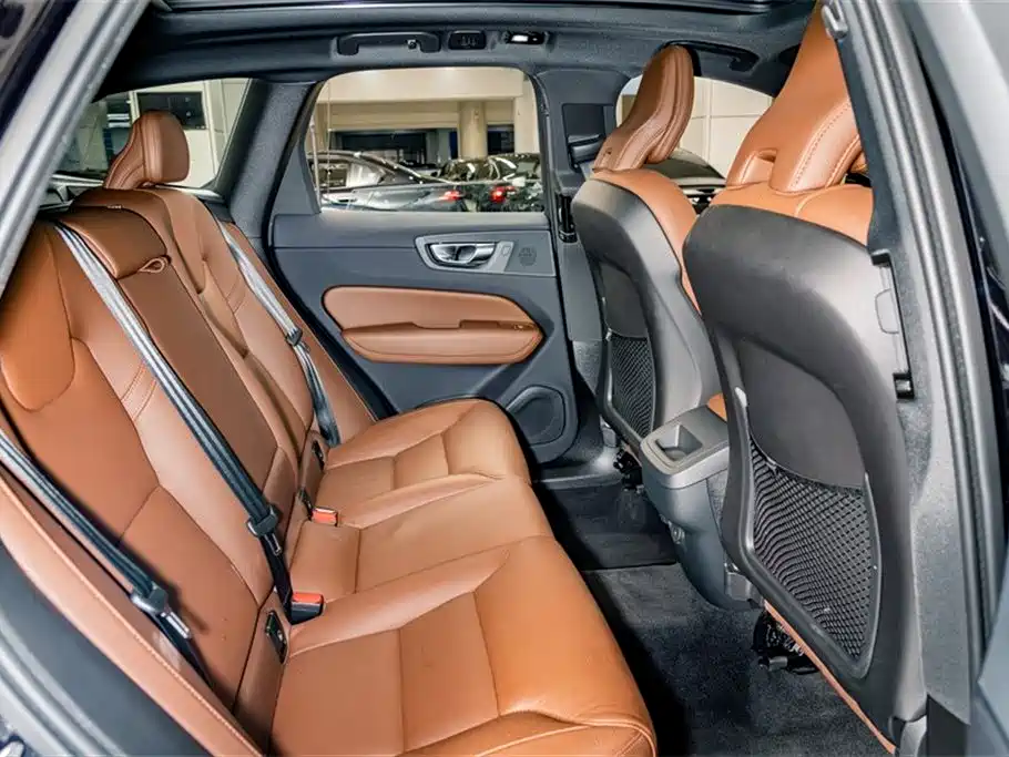 Volvo XC60 2025 B5 four-wheel drive Zhiyuan luxury version купить на сайте DeffCars