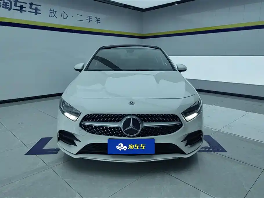 Mercedes-Benz A-Class 2019 facelift A 180 L sports sedan купить на сайте DeffCars